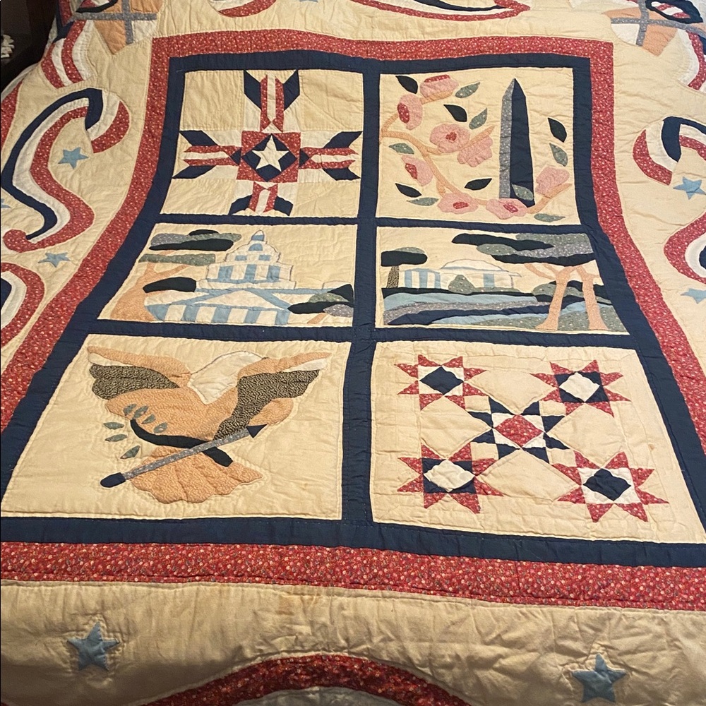 Beautiful vintage cotton quilt